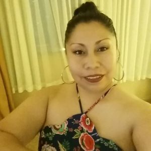 Meet your Posher, Adela